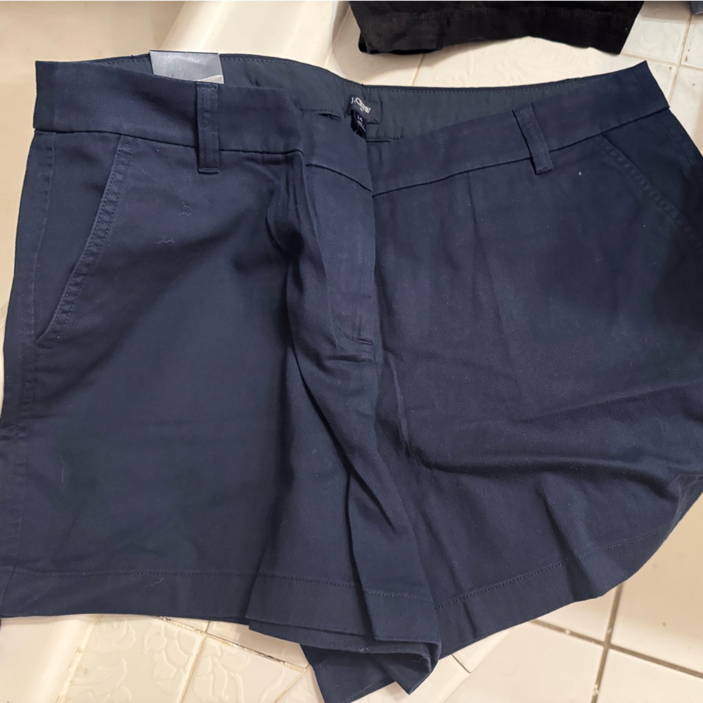 Women’s Perfect Navy Chino Shorts - 5in size 14 - NWT